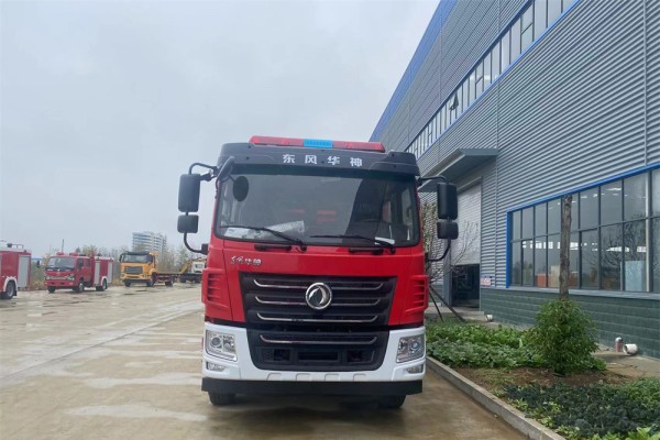 东风华神8方水罐消防车
