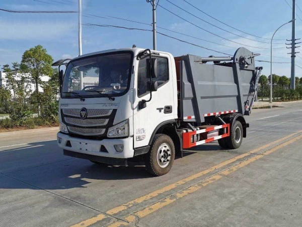 福田欧马可7方无泄漏压缩式垃圾车
