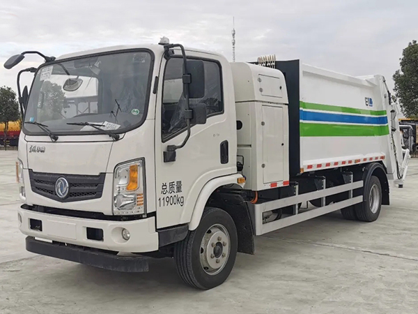 东风华神纯电动8方压缩式垃圾车