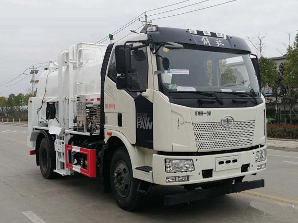 一汽解放J6L餐厨垃圾车