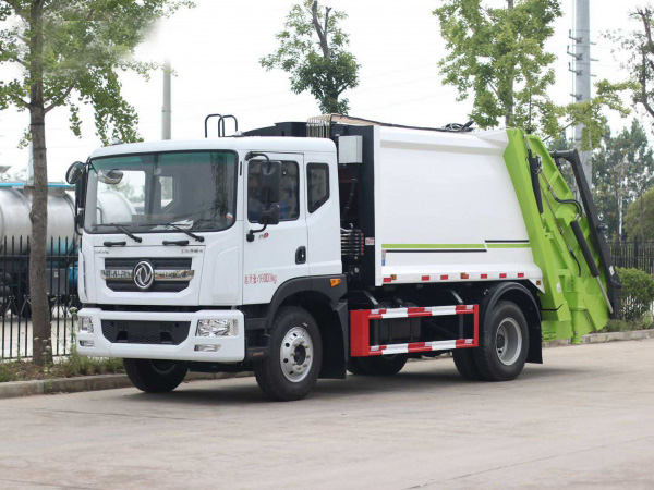 东风多利卡D9 10方压缩式垃圾车