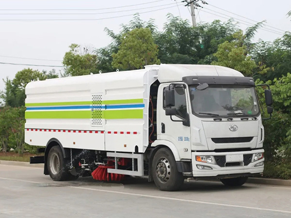 上汽跃进纯电动洗扫车