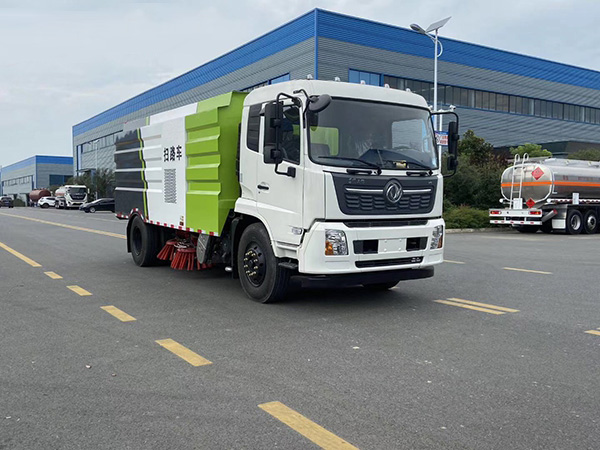 东风天锦扫路车