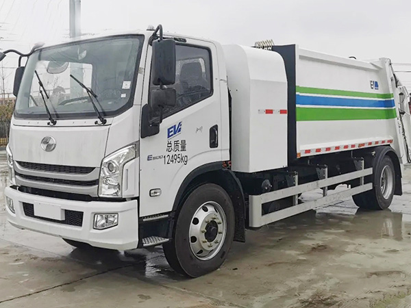 上汽跃进纯电动8方压缩式垃圾车