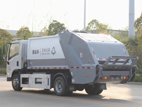 比亚迪纯电动6方压缩式垃圾车