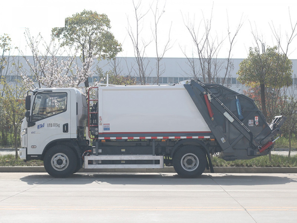 上汽跃进纯电动6方压缩式垃圾车