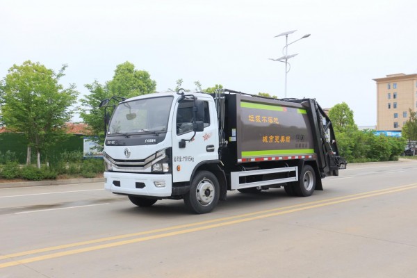 东风多利卡9方压缩垃圾车