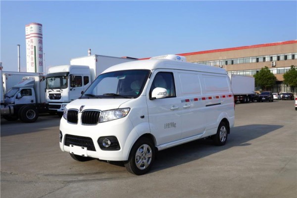 (国六)金杯小海狮X30L冷藏车