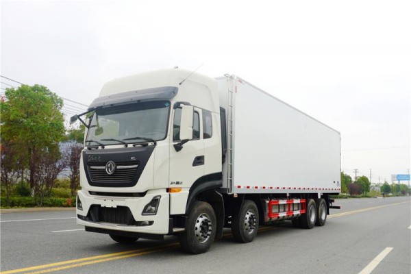 (国六)东风天龙KL高顶双卧(9.6米)冷藏车