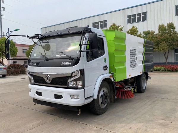 东风大多利卡洗扫车