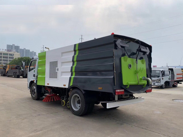 东风大多利卡洗扫车