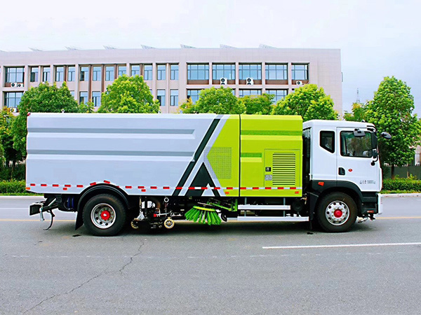 东风多利卡D9洗扫车