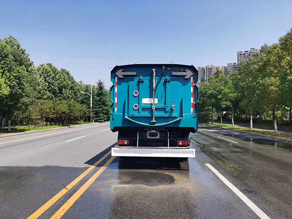 重汽豪沃洗扫车