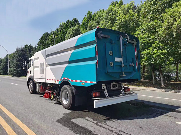 重汽豪沃洗扫车